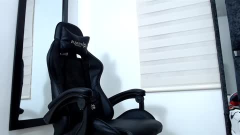 Snapshot of maximo_sebastian chatting on 03-10-25, 08:26 Maximo Sebastian online show from 03-10-25, 08:26