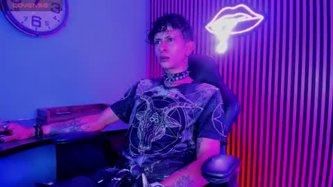 Snapshot of maximoking26 chatting on 02-27-26, 12:38 MAXIMO online show from 02-27-26, 12:38