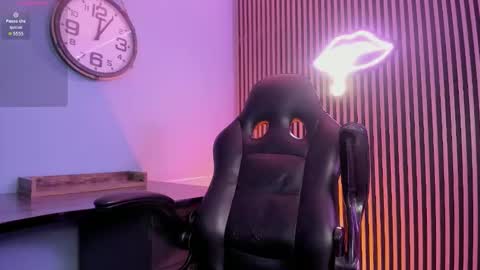 Snapshot of maximoking26 chatting on 03-12-26, 05:13 MAXIMO online show from 03-12-26, 05:13