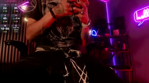 MAXIMO online show from 04-22-26, 03:20