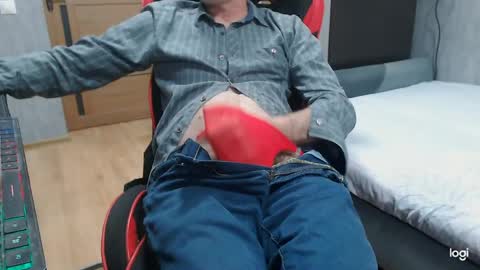 maximus3334 online show from 03-11-26, 10:05