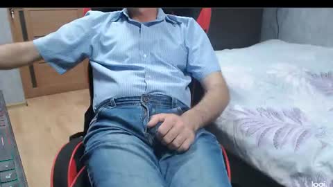 maximus3334 online show from 06-28-26, 07:42