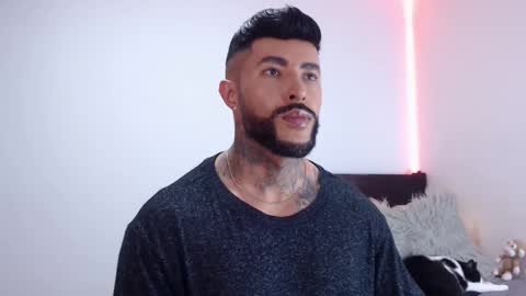 Independent Model online show from 10-21-25, 03:40