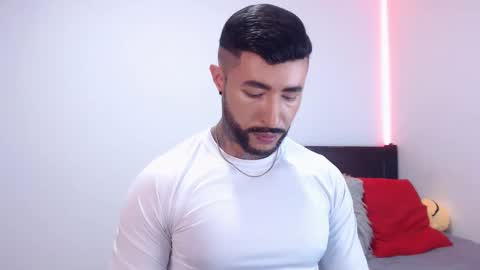 Independent Model online show from 11-09-25, 02:43