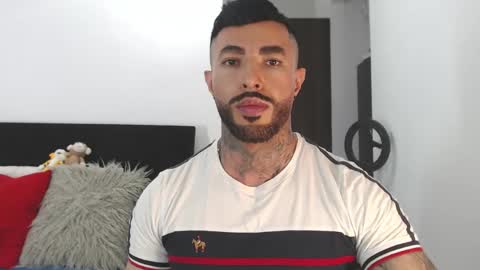 Snapshot of maximus_golden chatting on 05-13-26, 03:26 Independent Model online show from 05-13-26, 03:26