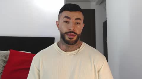 Snapshot of maximus_golden chatting on 05-19-26, 03:02 Independent Model online show from 05-19-26, 03:02