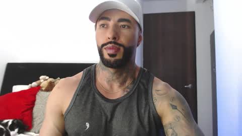 Snapshot of maximus_golden chatting on 05-26-26, 03:35 Independent Model online show from 05-26-26, 03:35