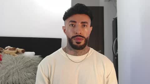 Snapshot of maximus_golden chatting on 05-30-26, 02:52 Independent Model online show from 05-30-26, 02:52
