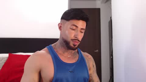 Snapshot of maximus_golden chatting on 06-12-26, 04:22 Independent Model online show from 06-12-26, 04:22