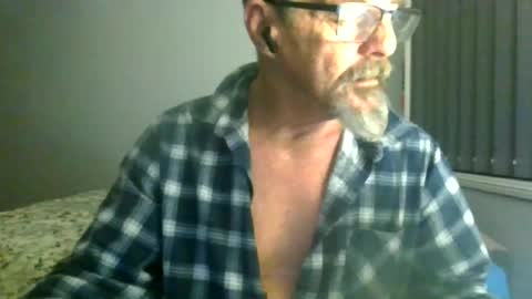 Max online show from 06-18-26, 01:37