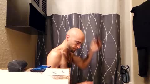 Snapshot of maximusdemitrious chatting on 01-18-26, 12:14 maximusdemitrious online show from 01-18-26, 12:14