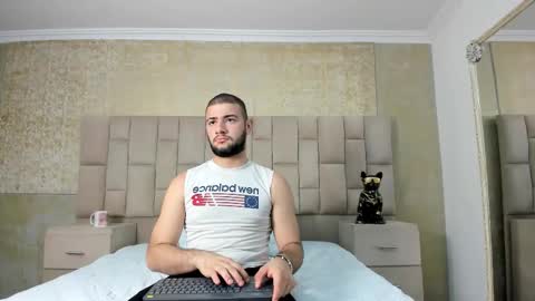 Snapshot of maximusdick1_ chatting on 10-21-25, 03:18 Maximus online show from 10-21-25, 03:18