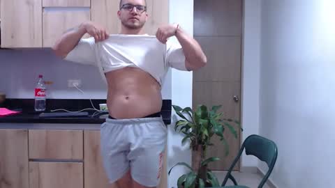 Snapshot of maximussantorini chatting on 01-07-26, 02:47 maximus online show from 01-07-26, 02:47