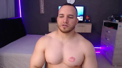 Snapshot of maximussantorini chatting on 01-15-26, 12:04 maximus online show from 01-15-26, 12:04