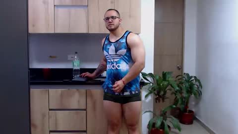 Snapshot of maximussantorini chatting on 02-11-26, 01:43 maximus online show from 02-11-26, 01:43