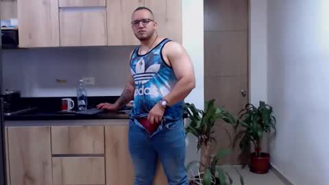 Snapshot of maximussantorini chatting on 03-22-26, 12:58 maximus online show from 03-22-26, 12:58