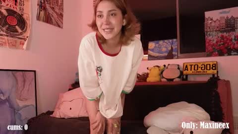 Snapshot of maxine_8 chatting on 02-27-26, 12:21 Maxine online show from 02-27-26, 12:21