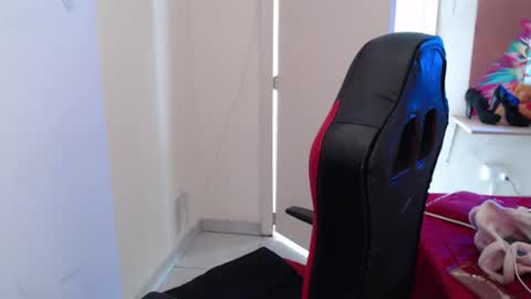 Snapshot of maxinesex_ chatting on 11-18-25, 02:54 maxinesex_ online show from 11-18-25, 02:54