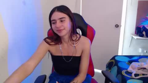 Snapshot of maxinesex_ chatting on 11-25-25, 02:17 maxinesex_ online show from 11-25-25, 02:17