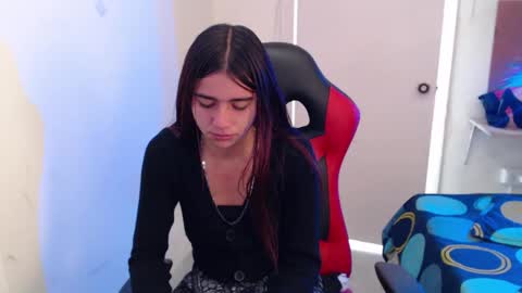 Snapshot of maxinesex_ chatting on 11-27-25, 01:57 maxinesex_ online show from 11-27-25, 01:57