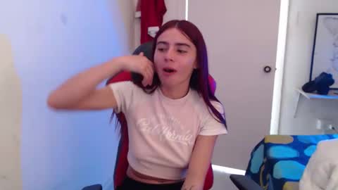 Snapshot of maxinesex_ chatting on 01-06-26, 01:37 maxinesex_ online show from 01-06-26, 01:37