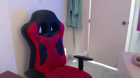 Snapshot of maxinesex_ chatting on 02-28-26, 01:45 maxinesex_ online show from 02-28-26, 01:45