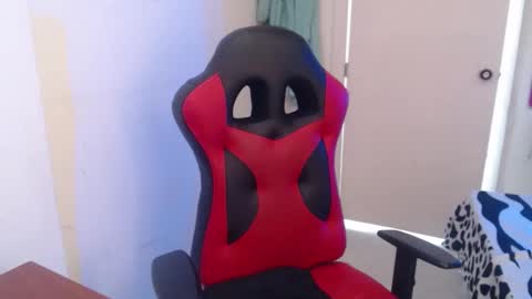 Snapshot of maxinesex_ chatting on 03-12-26, 05:08 maxinesex_ online show from 03-12-26, 05:08