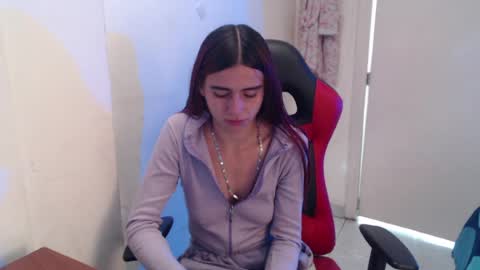 Snapshot of maxinesex_ chatting on 06-17-26, 03:02 maxinesex_ online show from 06-17-26, 03:02