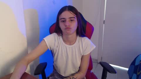 Snapshot of maxinesex_ chatting on 06-22-26, 02:03 maxinesex_ online show from 06-22-26, 02:03