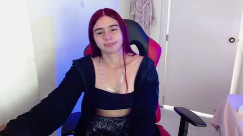 Snapshot of maxinesex_ chatting on 07-17-26, 01:51 maxinesex_ online show from 07-17-26, 01:51