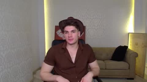 Snapshot of maxkaiden chatting on 02-11-25, 11:21 MaxKaiden online show from 02-11-25, 11:21
