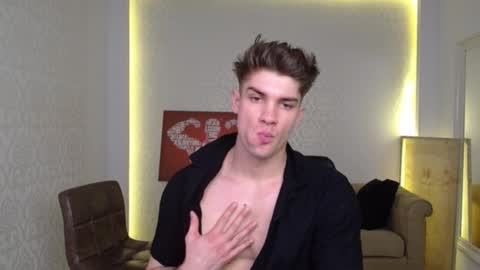 Snapshot of maxkaiden chatting on 02-12-25, 11:51 MaxKaiden online show from 02-12-25, 11:51