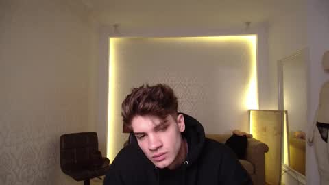 Snapshot of maxkaiden chatting on 02-18-25, 07:32 MaxKaiden online show from 02-18-25, 07:32