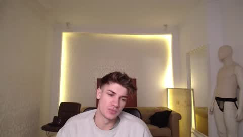 Snapshot of maxkaiden chatting on 02-25-25, 05:30 MaxKaiden online show from 02-25-25, 05:30