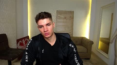 Snapshot of maxkaiden chatting on 10-17-25, 04:48 MaxKaiden online show from 10-17-25, 04:48