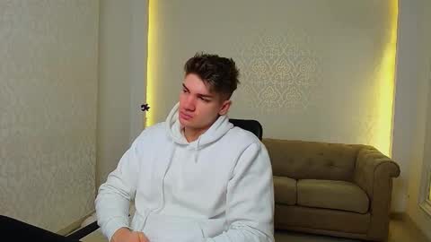 MaxKaiden online show from 11-23-25, 05:29