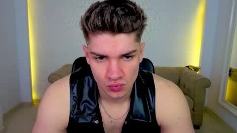 MaxKaiden online show from 04-25-26, 06:16