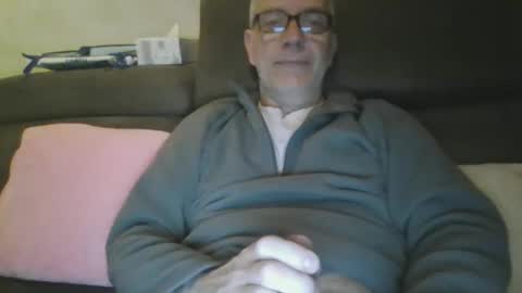 Snapshot of maxou569 chatting on 03-06-25, 07:47 maxou569 online show from 03-06-25, 07:47