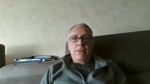 Snapshot of maxou569 chatting on 03-09-25, 08:18 maxou569 online show from 03-09-25, 08:18