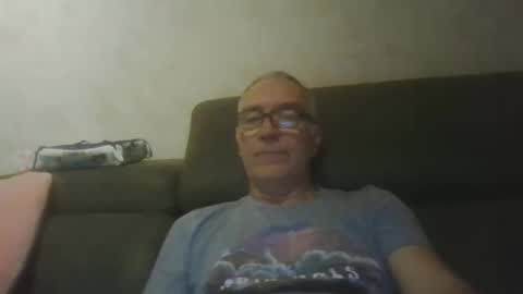 Snapshot of maxou569 chatting on 11-02-25, 06:27 maxou569 online show from 11-02-25, 06:27
