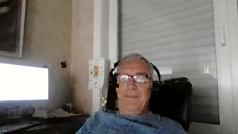 Snapshot of maxou569 chatting on 07-20-26, 08:39 maxou569 online show from 07-20-26, 08:39