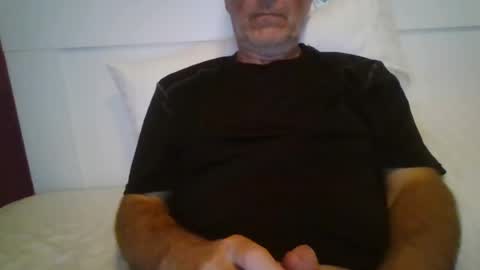 Snapshot of maxou569 chatting on 07-25-26, 02:25 maxou569 online show from 07-25-26, 02:25