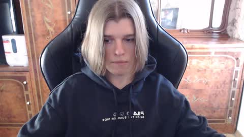 Max online show from 02-22-25, 01:57