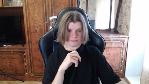 Max online show from 09-29-25, 12:32