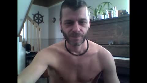 MaxTheWolf online show from 01-11-25, 05:18