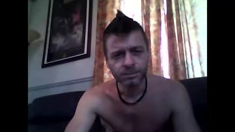 MaxTheWolf online show from 10-18-25, 02:51