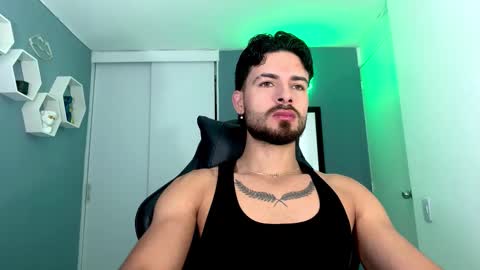 Snapshot of maxtowers chatting on 10-22-25, 11:26 Maxi online show from 10-22-25, 11:26