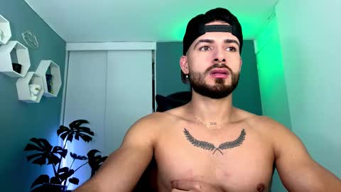 Snapshot of maxtowers chatting on 11-05-25, 02:44 Maxi online show from 11-05-25, 02:44