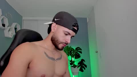 Snapshot of maxtowers chatting on 02-15-26, 01:24 Maxi online show from 02-15-26, 01:24