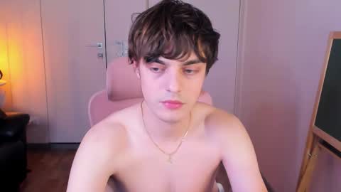 Snapshot of maxvibee chatting on 03-08-26, 02:04 Max online show from 03-08-26, 02:04